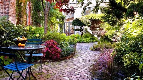 Lovely Courtyard Garden Design Ideas Townhouse Garden Brick Garden