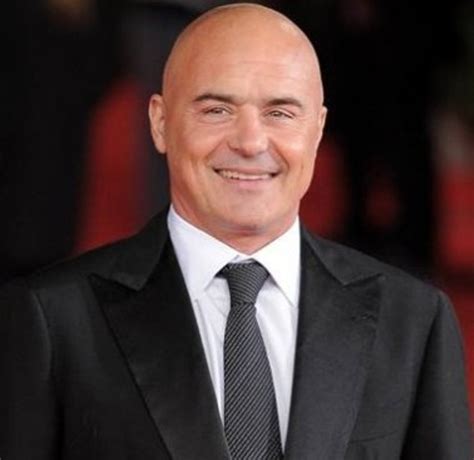 Luca zingaretti est un acteur italien. Al Bellini Luca Zingaretti interpreta e dirige "The Pride"