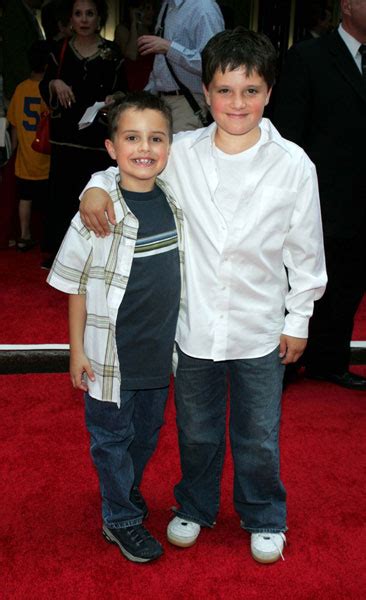 Josh Hutcherson With His Brother Connor Josh Hutcherson Photo