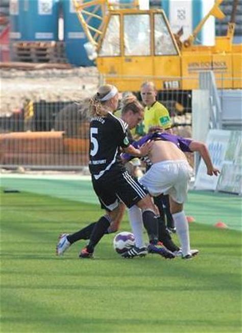 Jan 12, 2021 · 「このたび、コーチとして就任することになりました、大野忍です。女子サッカーがまた色々な方に知ってもらい、楽しんでもらえるようなチームを作っていきたいですし、その力に自分が少しでも役立てるようにしていきたいと思っています。 女子サッカーおもしろ写真 レフェリーのブラインドでユニ ...