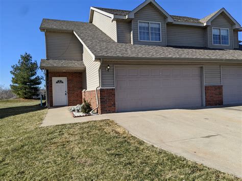 1 Bed 1 Bath Townhouse - Property Rentals - Columbia, Missouri