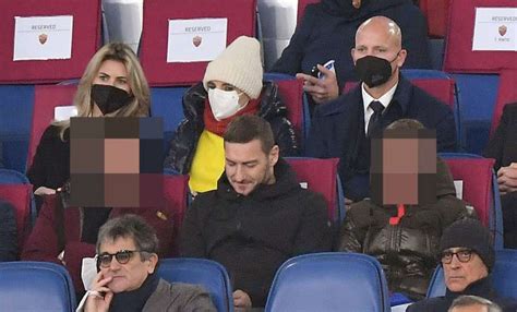 Danielle Silvester E Francesco Totti Foto Mezzelani Gmt Dago