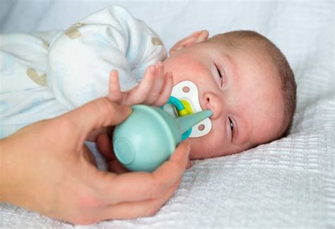 Simple And Easy Ways To Clean Infants Nose