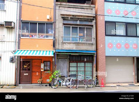 Row House Japan Hi Res Stock Photography And Images Alamy