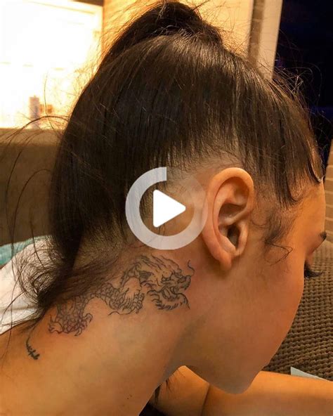 ʙᴀᴅɢᴀʟʀɪʜʀɪ ᴏɴ ᴘɪɴᴛᴇʀᴇsᴛ In 2020 Neck Tattoos Women Girl Neck