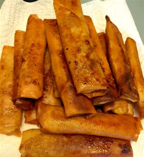 But with more than 7,000 islands and a colorful history, this archipelago has some delicious dishes of its own. Banana Lumpia - Turon Recipe!!! - Savvy Nana