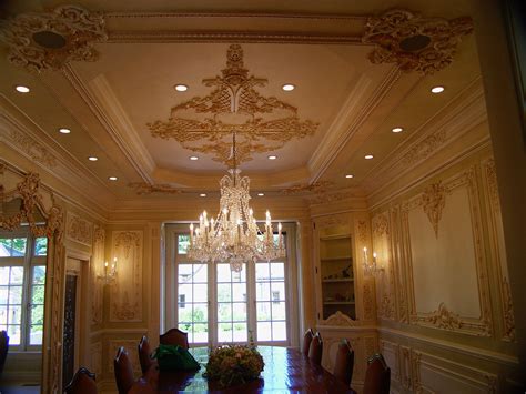 Traditional Crystal Chandelier In A Dining Room Crystal Chandelier