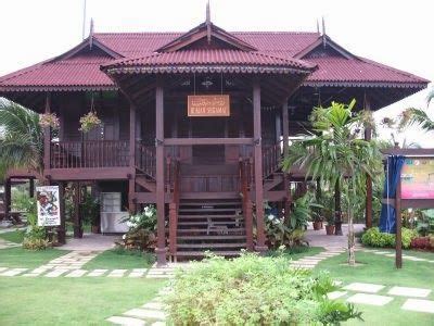 Telusuri foto ide & inspirasi desain rumah kayu modern di malaysia untuk menciptakan rumah impian anda. Rumah Kayu Malaysia | Desainrumahid.com