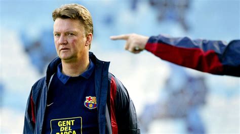 According to de telegraaf, the knvb are hoping to appoint louis van gaal as the new netherlands head coach within the next week. Christanval: "Van Gaal lloró como un bebé cuando le ...