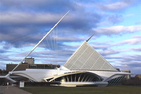 The milwaukee art museum (unofficially the flying art museum on the water) may be the largest art museum in milwaukee, but it's far from the only one! Milwaukee Art Museum: A Peek at Its Renovation - Midwest ...