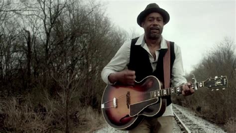 Darius Rucker Wagon Wheel Video and Lyrics