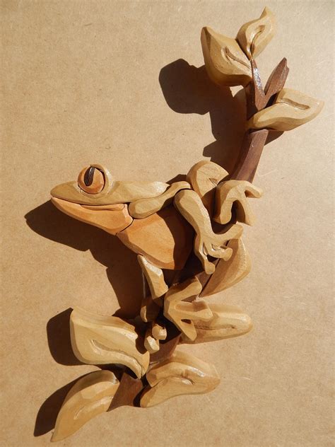 Tree Frog Wood Intarsia Wall Hanging Handcrafted Scroll Saw