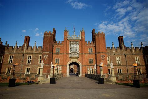 Hampton Court Palace The Magnificent Palace Is Only For Tourism