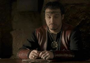 Arthur kaamelott mêlez vous d'vos fesses ! Kaamelott GIF - Find & Share on GIPHY