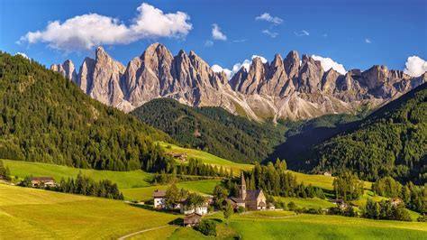 壁紙 イタリア、南チロル、ドロミテ、村、草、山、木 1920x1080 Full Hd 2k 無料のデスクトップの背景 画像