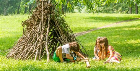 Nature Play Builds Resilient Curious Kids