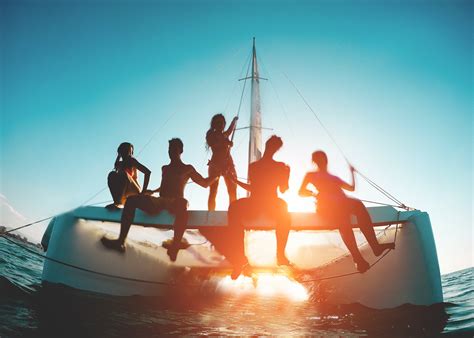 10 consejos para alquilar un barco con amigos
