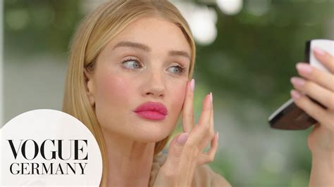 Scopri ricette, idee per la casa, consigli di stile e altre idee da provare. Dua Lipa Ungeschminkt : Ungeschminkt Stars Ohne Make Up ...