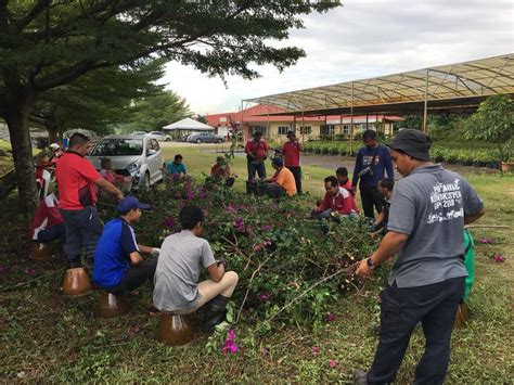 Ini adalah mengenai galeri di taman pertanian universiti upm. Aktiviti penyediaan anak pokok telah dijalankan pada 04-10 ...