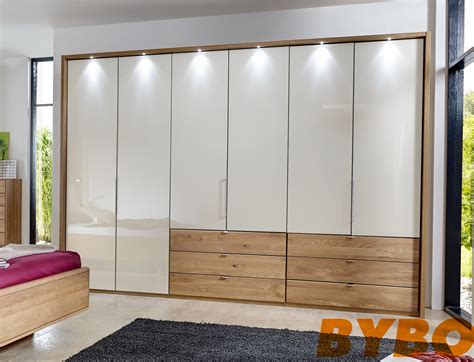 High Glossy Lacquer And Timber Veneer Finish Wardrobe By W 18 China