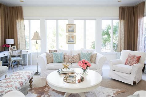 25 Cheerful And Relaxing Beach Style Sunrooms