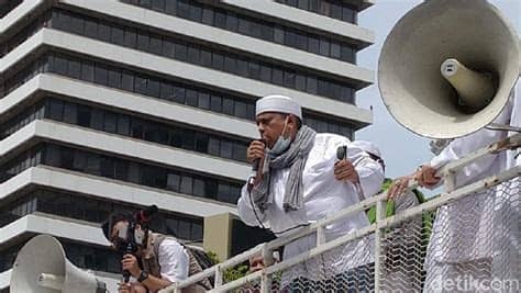 Join to listen to great radio shows, dj mix sets and podcasts. Bertabur Kata Makian untuk Macron di Orasi Haikal Hassan