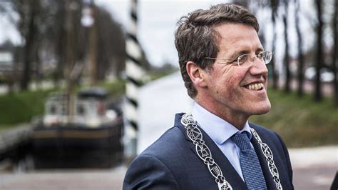 Burgemeester Emmen Noemt Promotie Geweldig Binnenland Telegraaf Nl