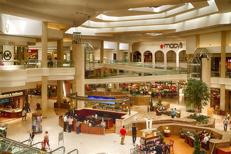 Woodfield Mall Enjoys Exciting Retail Surge With Nine New Stores And Dining Option Coming Soon