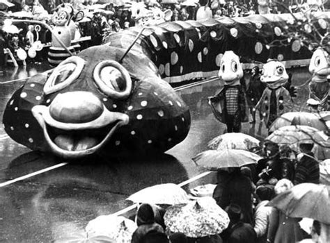 And end at woodward avenue and congress in downtown detroit. THE DETROIT JL HUDSON'S THANKSGIVING PARADE 1960S ...