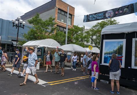 See Photos As Ann Arbor Art Fair Heads Into Fair Weather Weekend