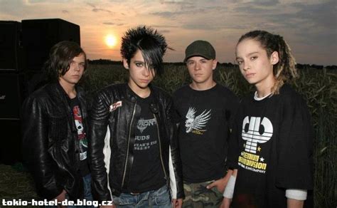The youngest, the kaulitz twins, were born two months before the berlin wall was taken down. TOKIO HOTEL MAKING OF DURCH DEN MONSUN 2005 LS PHOTOS ...