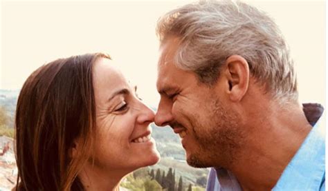 Nel 2012 conduce mamma mia che domenica e mamma mia che settimana su la7 e la7d. Loic Fleury compagno Camila Raznovich: così ha dimenticato ...