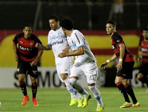 No barradão, vitória e grêmio se enfrentam pelo jogo de ida das oitavas de final da copa do brasil. Vitória x Grêmio - Campeonato Brasileiro 2014 ...