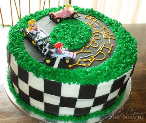 I began this super mario brothers birthday cake design by finding an image of mario that was clear and easy to trace. mario kart birthday cake - Google Search | Mario kart cake ...