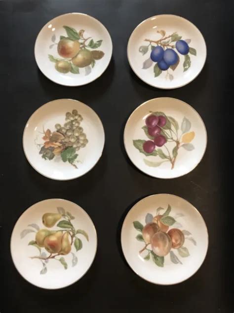 Vintage Hutschenreuther Selb Fruit Plates Set Of 6 With Gold Trim 59