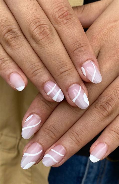 33 Way To Wear Stylish Nails Swirl White Line Accent Nails