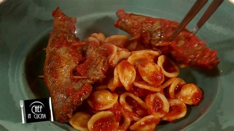 Si presta alla preparazione di diverse ricette povere di grassi. Chef in Cucina - Orecchiette con sugo di carne di cavallo ...
