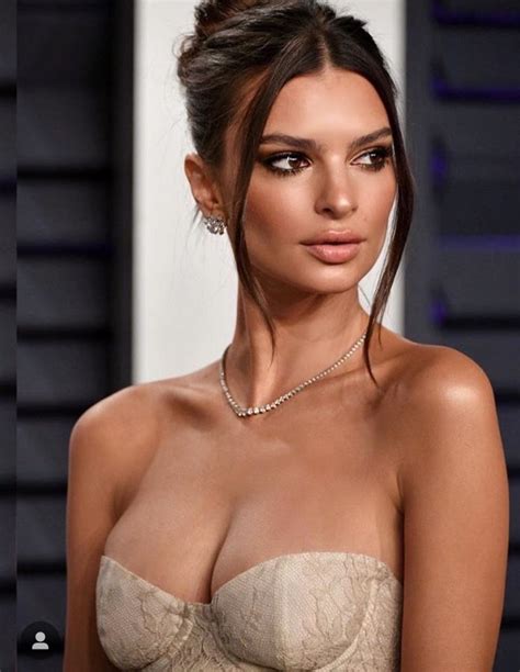 Pin By Kiki B On Hair Nails And Make Up Emily Ratajkowski Makeup