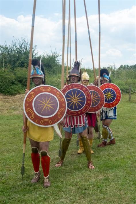 How did the macedonian phalanx differ from the traditional greek phalanx in the previous video we discussed the beginning of the reforms of philip ii and his mighty macedonian sarissa phalanx. The Phalangite, Keystone of the Hellenistic Armies and his ...