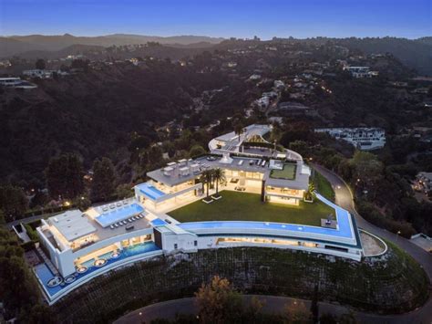 See Inside The Biggest Modern Home In The Us A 105000 Square Foot