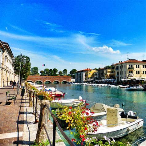 The peschiera del garda center is around the area of sanctuary of madonna del frassino and 2 miles southwest of gardaland. 🚴‍ Garda Landscape 🍀 🇬🇧 Today we are in Peschiera del ...