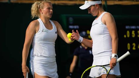 Jul 28, 2021 · krejcikova/siniakova ile babos/mladenovic arasındaki roland garros çift kadınlar yarı final maçı, eurosport kanalında canlı yayınlanacak. Krejcikova en Siniakova winnen op Wimbledon | Tennis ...