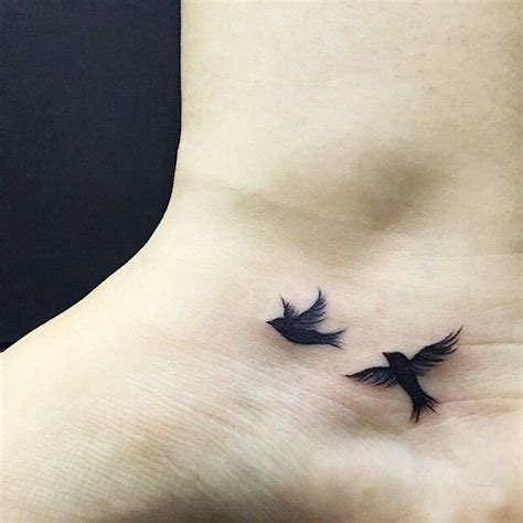 Handgelenk tattoo herzen tattoo sprüche family. 1001 + Ideen für ein Vogel Tattoo + Infos über ihre ...