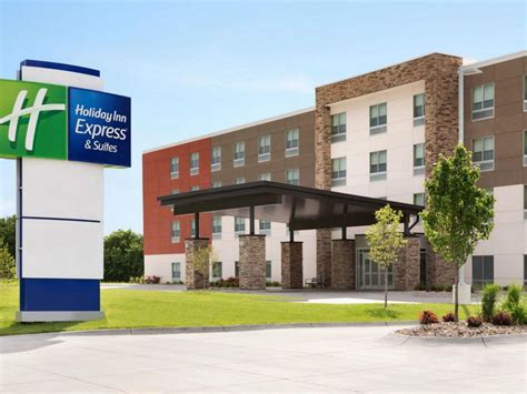 Free wifi in public areas and free self parking are also provided. Holiday Inn Express & Suites Collingwood Mappa e ...