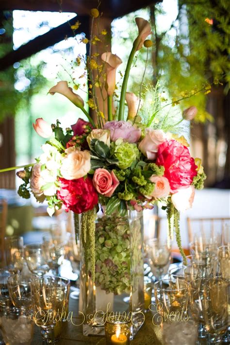 Another nice idea is the white floral corsage placed on an elegant grey clutch. Pin by Sasha Souza Events on Weddings of Sasha Souza ...
