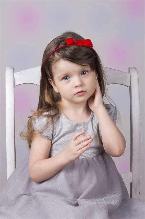 무료 이미지 사람 사진술 단 초상화 모델 좌석 의류 레이디 담홍색 아가 어린 시절 아이들 유아 피부