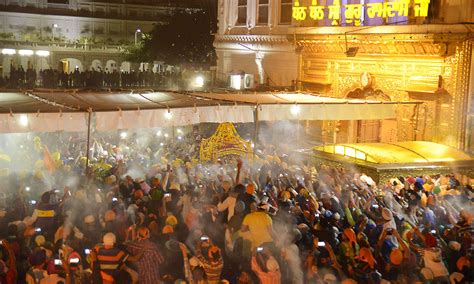 Guru granth saheb is the main holy book of the sikhs. Sikhs celebrate Hola Mohalla - World - DAWN.COM