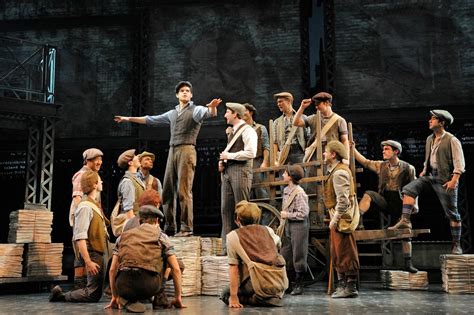 Occasional Randomness: Newsies VS. Newsies