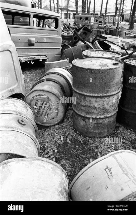 10.02.1992, Chemnitz, Russenkaserne aus der DDR Zeit, ehemaliges ...