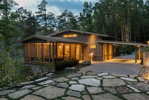Photo 1 of 9 in Fontana Lake House by Altura Architects - Dwell